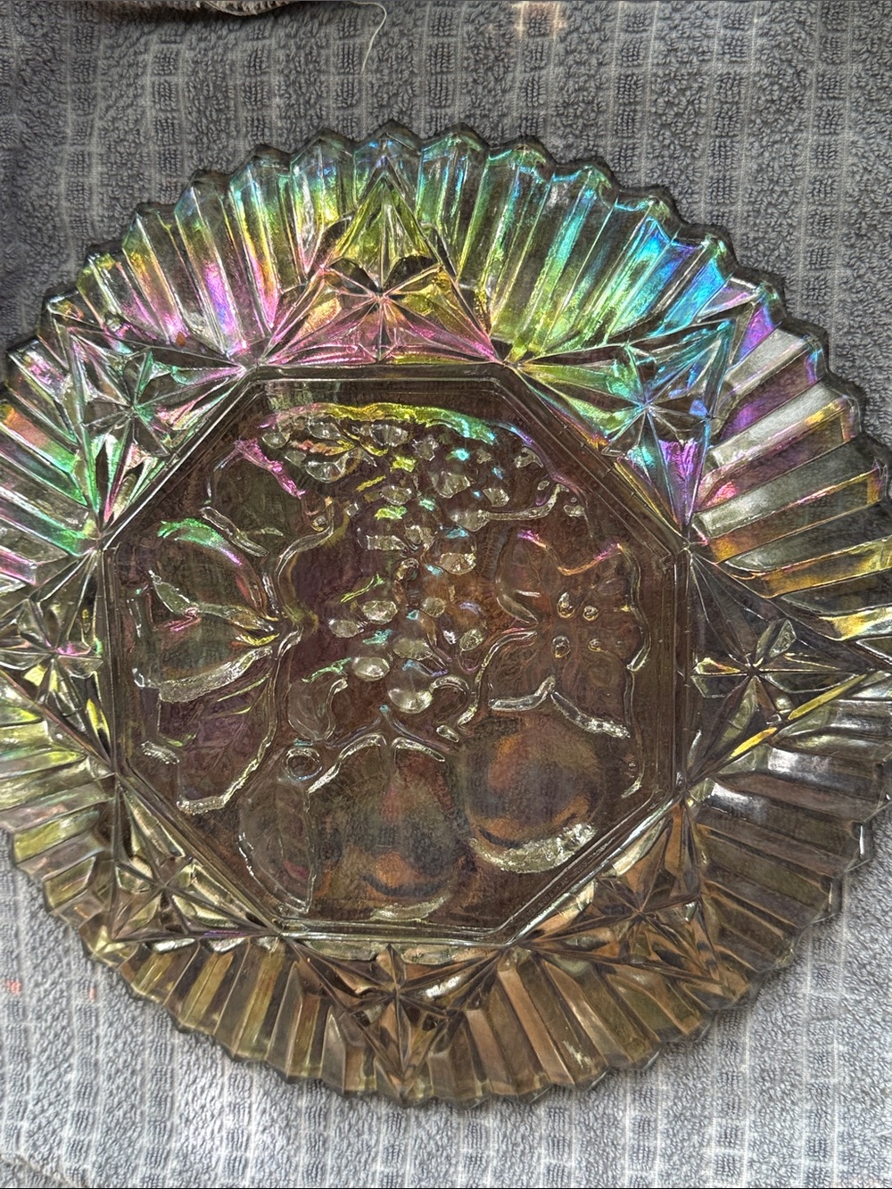 Vintage Iredescent Carnival Glass Plate.